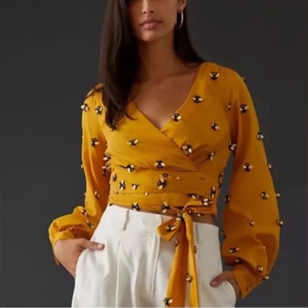 *RARE* Anthropologie honey yellow bee appliqué wrap top
